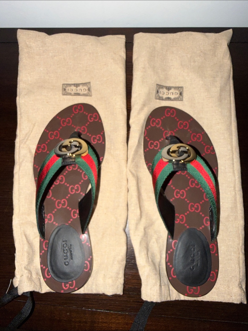 Gucci women’s Red & Green Web Logo Flip Flop Sandals